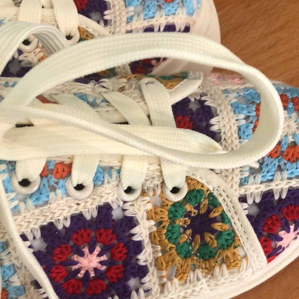 Dirty laundry Colorful Crochet Women's Sneakers new - Picture 6 of 8